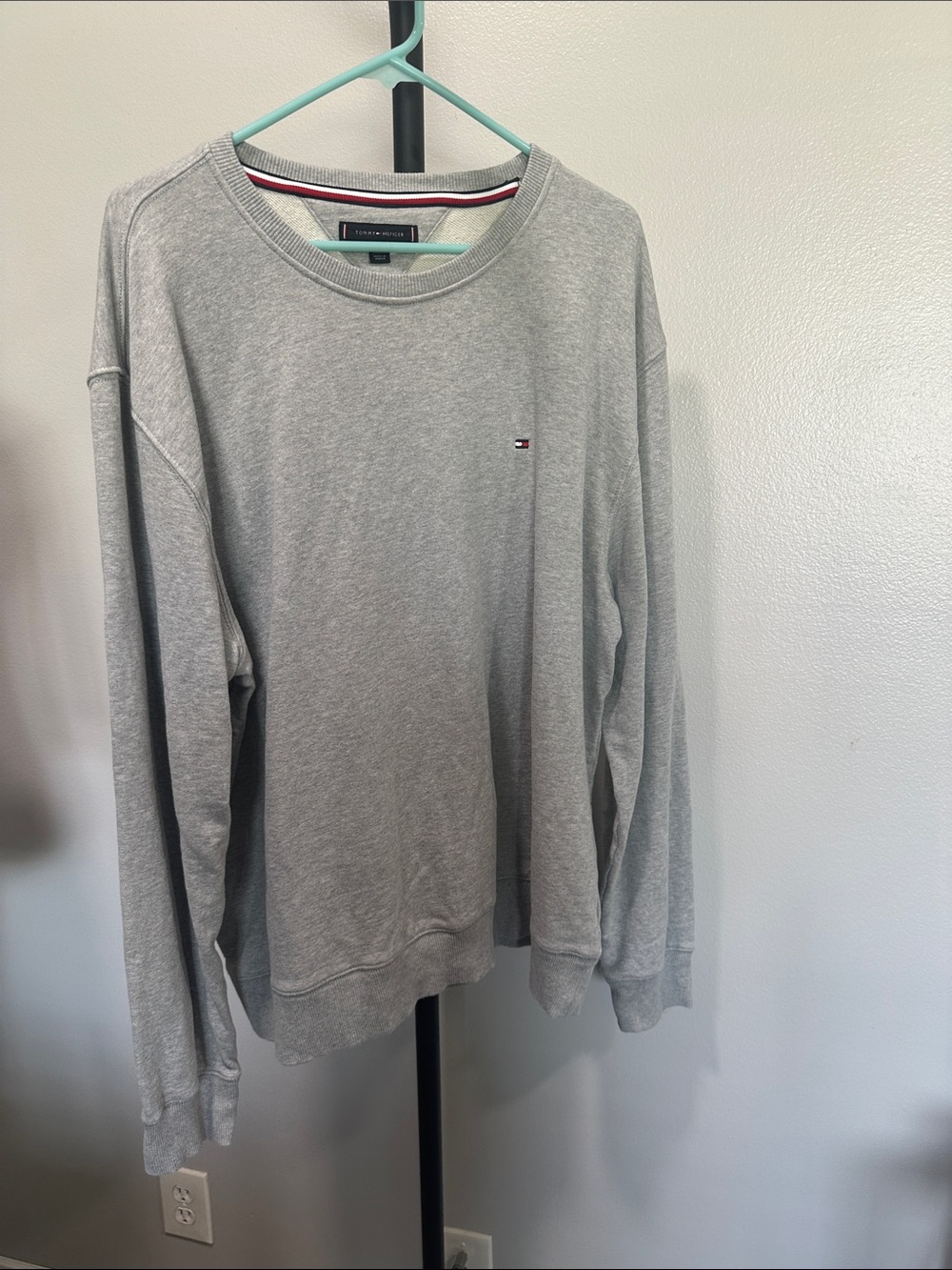 Tommy Hilfiger Light Gray Crewneck Sweatshirt